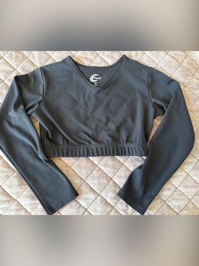 Chasse Girls' Black Long Sleeve cheer Cropped Tee